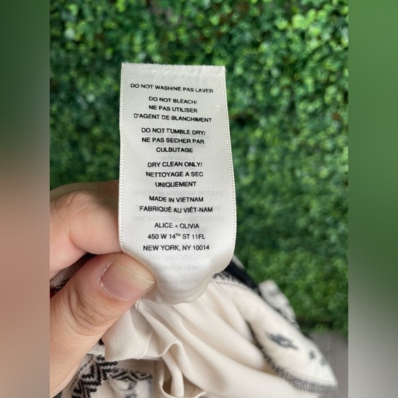 Alice + Olivia - Black & Off-White Aztec Patterned Skirt | Has Pockets - Sz 8 - Picture 11 of 12